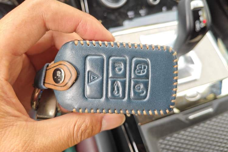 Used Land Rover Range Evoque 2023 Aurora L 249 PS Luxury Edition Vehicle Key