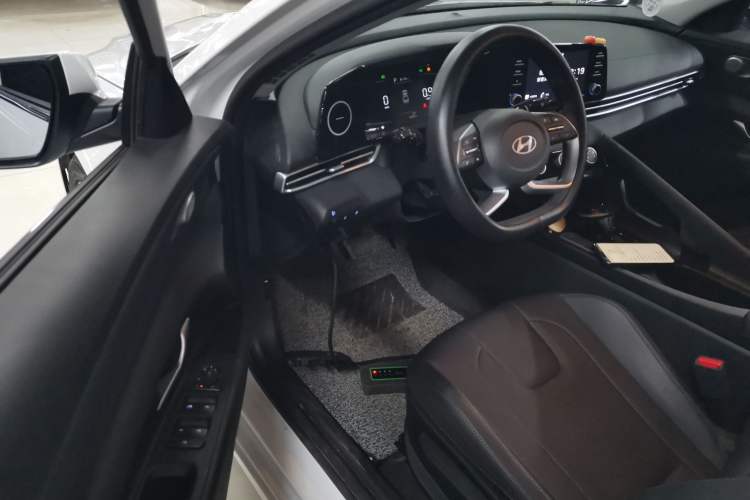 Used Hyundai Elantra 2023 1.5L CVT GLX Elite Edition Driver Seat