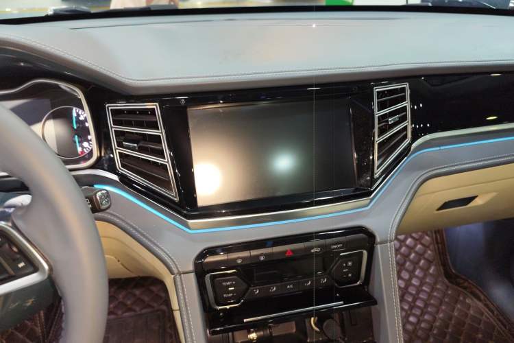 Used Zotye Domy X7 2018 2.0T Automatic Prestige Edition Audio And AC Panel