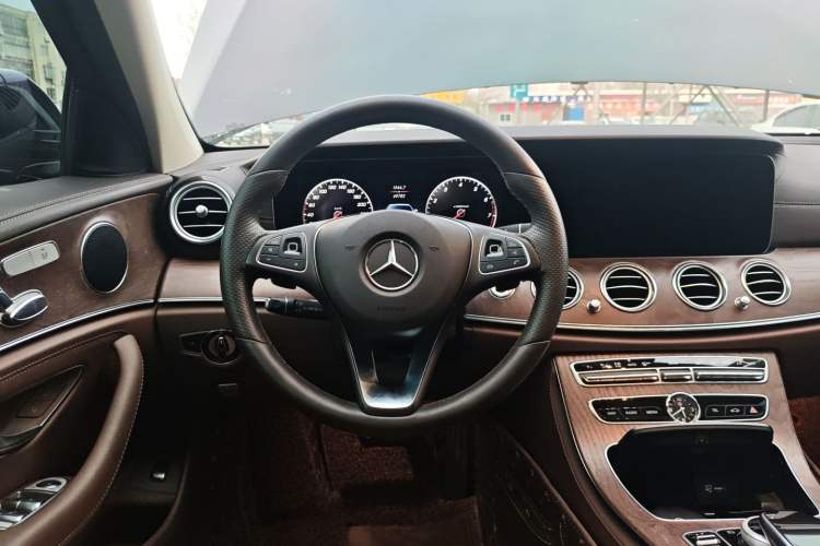 Used Mercedes-Benz E-Class 2016 E 200 L
