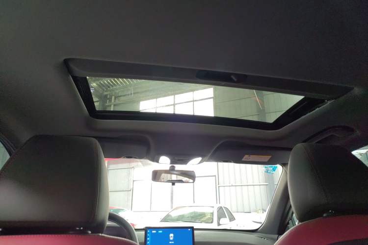 Used Dongfeng Aeolus Yixuan 2021 230T Automatic Zuiying Knight Edition Headliner