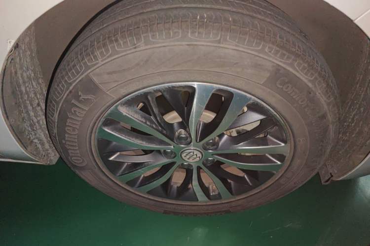 Used Buick GL8 2017 ES 28T Flagship Model China V Standard Right Front Wheel Hub