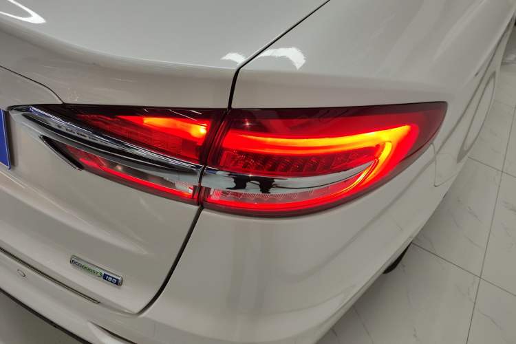 Used Ford Mondeo 2020 EcoBoost 180 Stylish Model Exterior 3