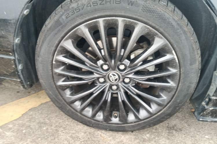 Used Toyota Avalon 2019 2.0L XLE Premium Edition China VI Right Front Wheel Hub