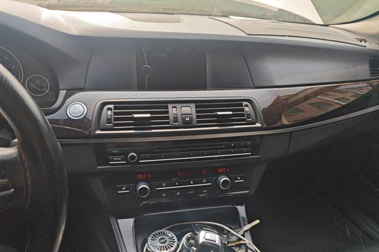 Used BMW 5 Series 2011 523Li Leading Model