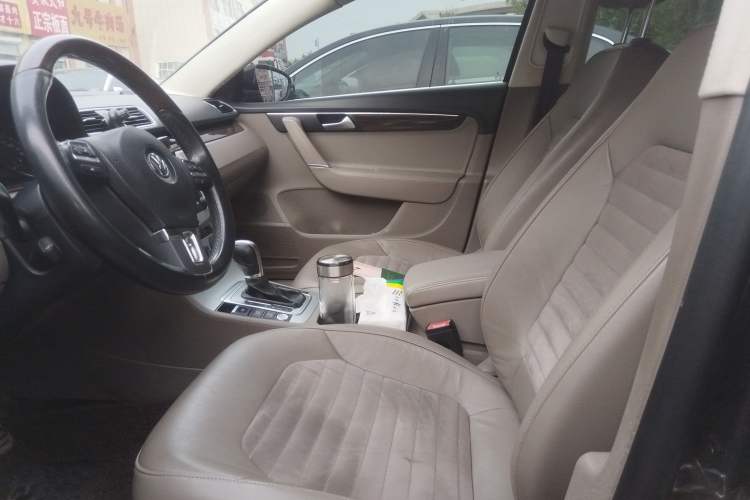 Used Volkswagen Magotan 2015 Revised Version 2.0 TSI Prestige Edition Left Front Seat