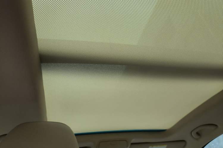 Used Volkswagen Tiguan 2015 1.8TSI Automatic Two-Wheel Drive Luxury Model Headliner