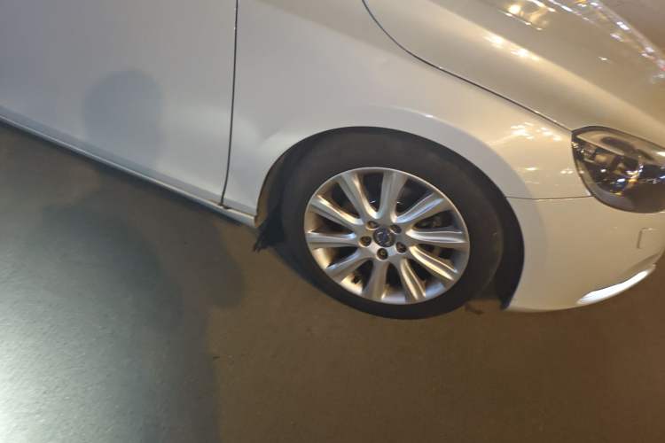 Used Volvo V40 2015 1.6T Zhiyi Edition