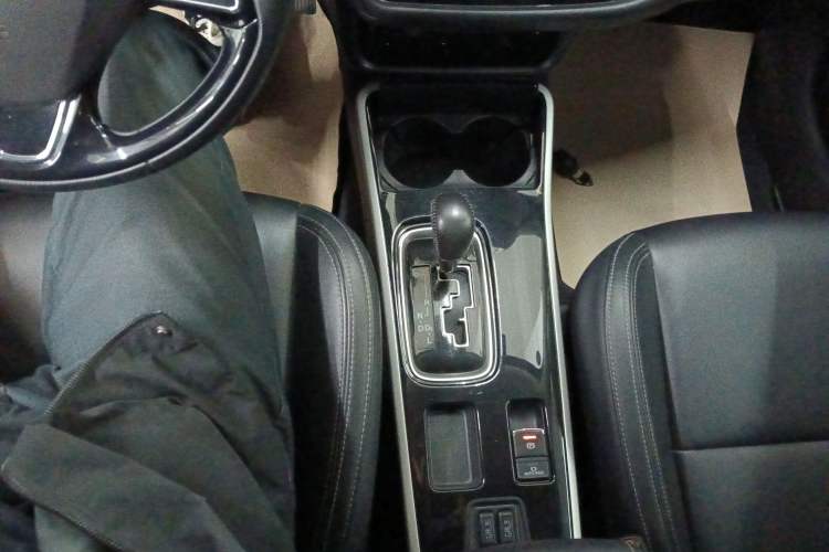 Used Mitsubishi Outlander 2019 2.0L Two-Wheel Drive Comfort Edition 5 Seats China VI Standard