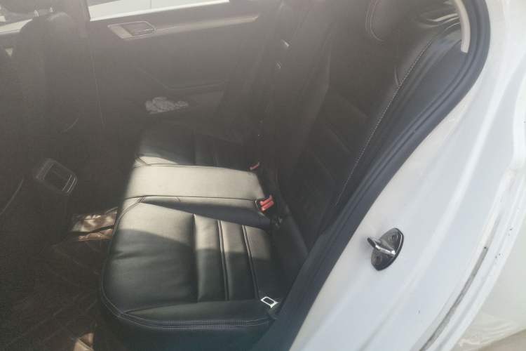 Used Volkswagen Lamando 2015 230TSI DSG Fashion Edition Left Rear Seat