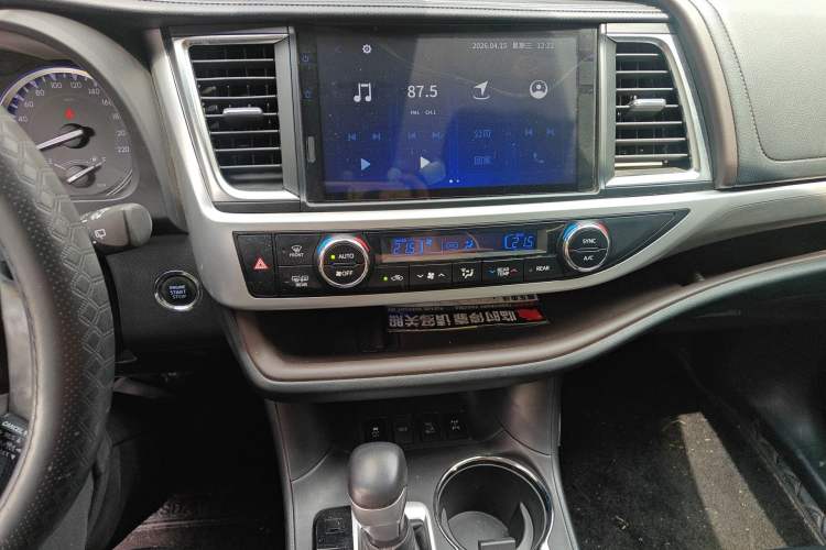 Used Toyota Highlander 2018 2.0T Four-Wheel Drive Supreme Edition 7-Seater China VI Audio And AC Panel