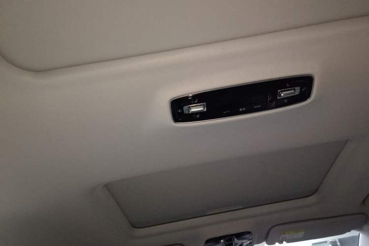 Used Roewe iMAX8 2023 400TGI Comfort Edition