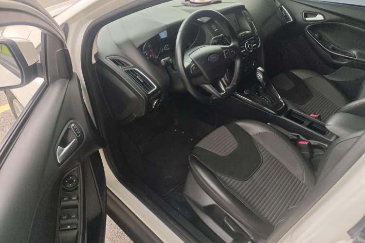 Used Ford Focus 2018 Hatchback Classic 1.6L Automatic Trendy SmartDrive Edition