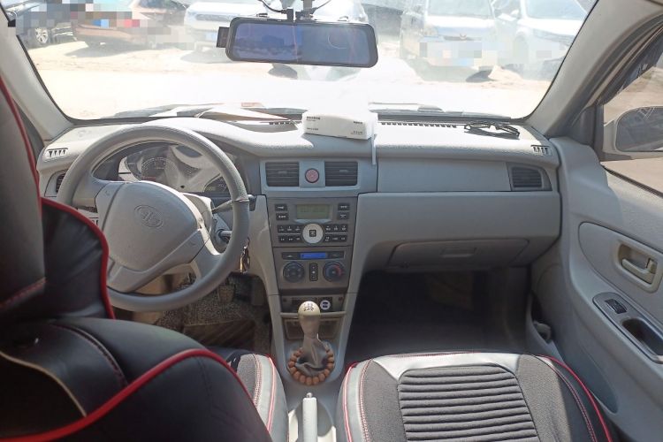 Used FAW Xiali N5 2011 1.3L Manual Standard Edition Center Console