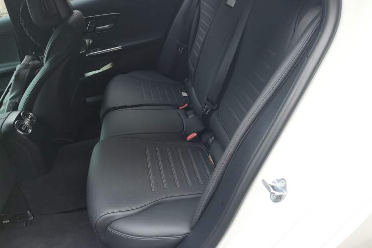 Used Mercedes-Benz C-Class 2023 Second Facelift C 260 L Starry Night Sports Edition
