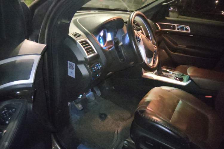 Used Ford Explorer 2013 3.5L Deluxe Model