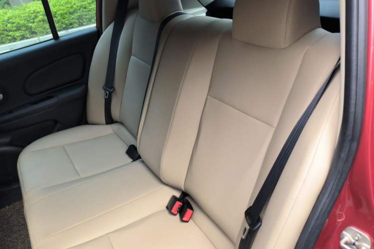 Used Venucia R50 2014 1.6L Automatic Splendid Edition