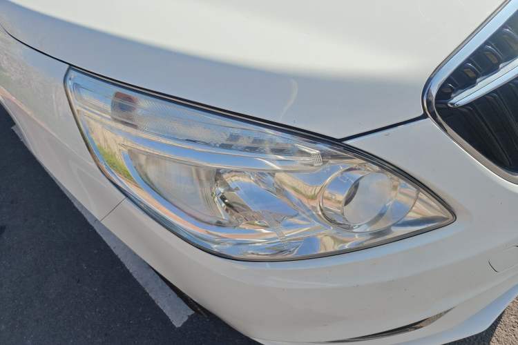 Used Buick GL8 2018 28T Comfort Model China VI Standard Right Front Headlight