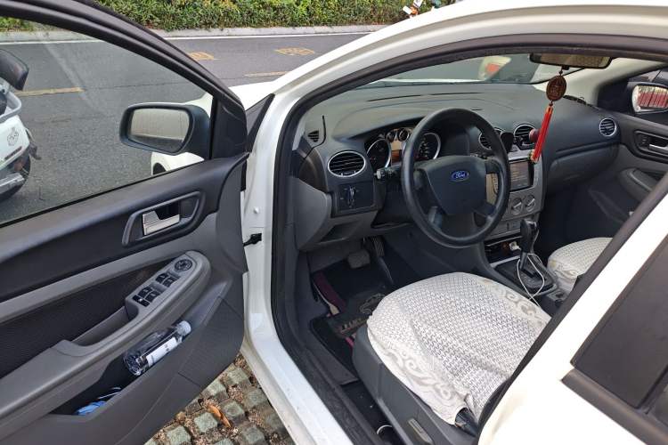 Used Ford Focus 2013 Hatchback Classic 1.8L Automatic Base Model