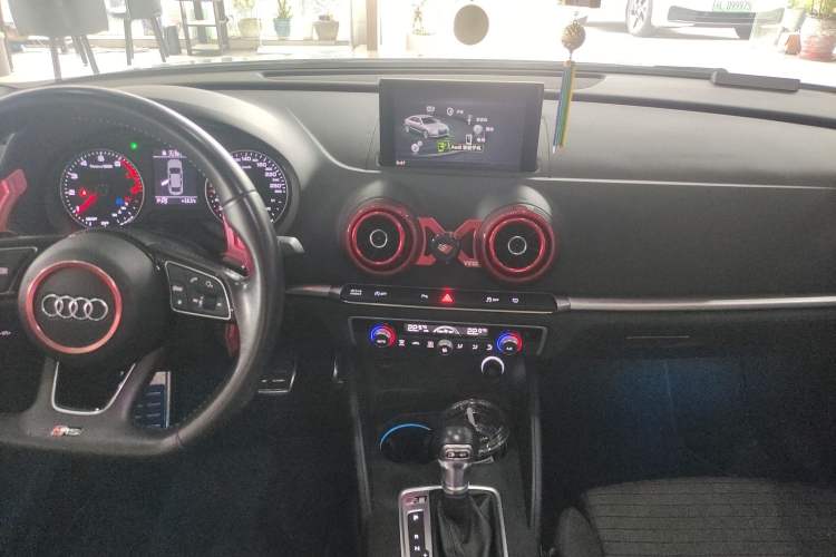 Used Audi A3 2018 30th Anniversary Edition Limousine 35 TFSI Sport Model Audio And AC Panel