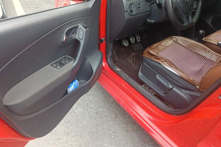 Used Volkswagen Polo 2014 1.4L Manual Fashion Edition