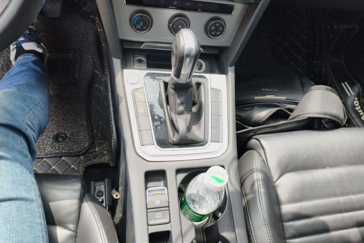 Used Volkswagen Magotan 2018 280TSI DSG Enjoyment Model Gear Lever