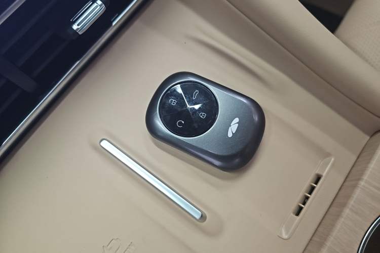 Used Chery T11 2026 Model 220 All-Wheel Drive Dual IMAX Theater Edition