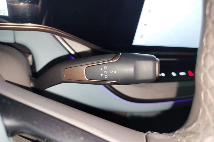 Used Hongqi Tiangong 08 2025 680 Ultra Four-Wheel-Drive Version Gear Lever