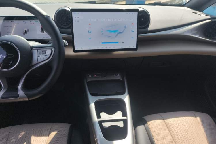 Used BYD Dolphin 2025 Intelligent Driving Version 410 km Fashion Edition