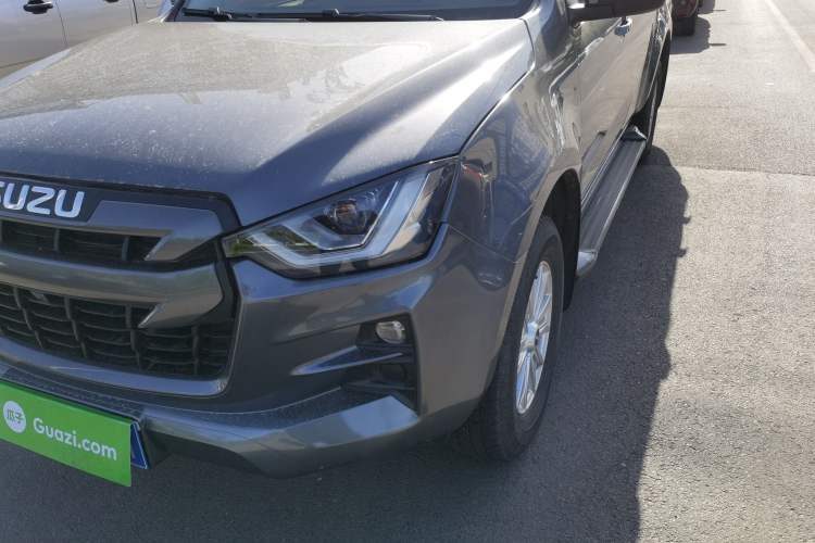 Used Isuzu D-MAX 2023 2.5T Automatic Two-Wheel Drive Diesel Navigation Edition Long Wheelbase