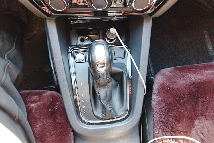 Used Volkswagen Sagitar 2018 1.6L Automatic Comfort Model Gear Lever