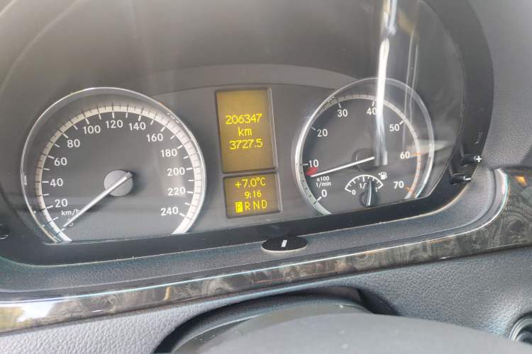 Used Mercedes-Benz Viano 2011 3.5L 125th Anniversary Edition 7 Seats