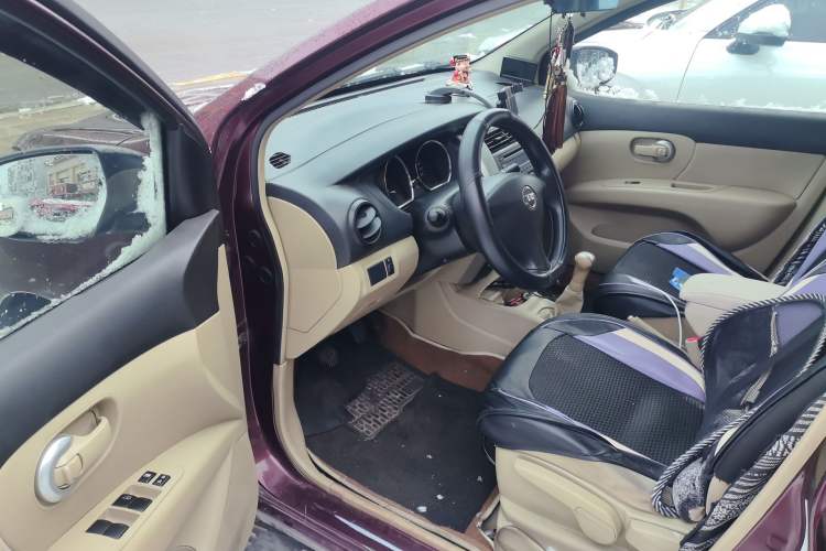 Used Nissan Livina 2015 1.6XE Manual Comfort Edition Driver Seat