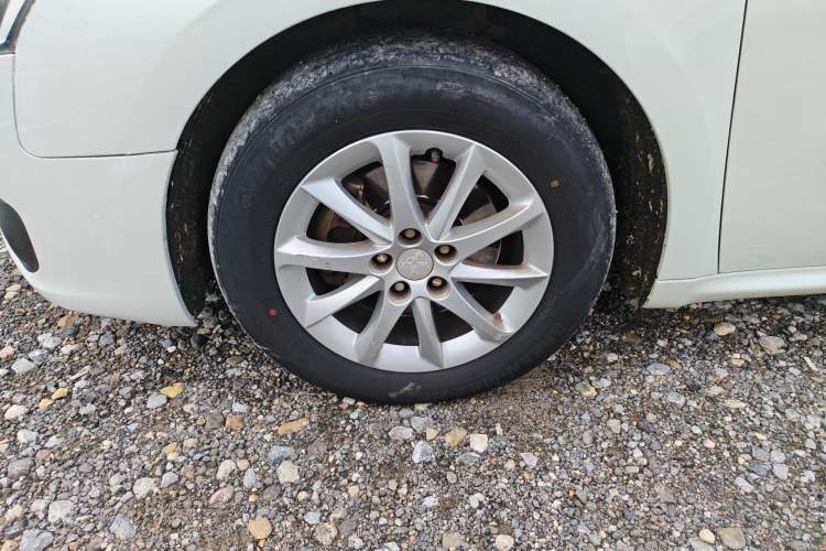 Used Peugeot 508 2015 1.6THP Automatic Zhiiyi Edition Left Front Wheel Hub