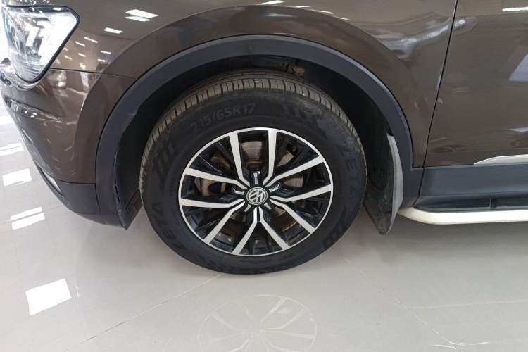 Used Volkswagen Tiguan L 2017 330TSI Automatic Two-Wheel Drive Comfort Edition Left Front Wheel Hub
