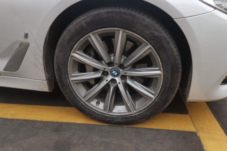 Used BMW 5 Series New Energy 2018 530Le Luxury Package Right Front Wheel Hub