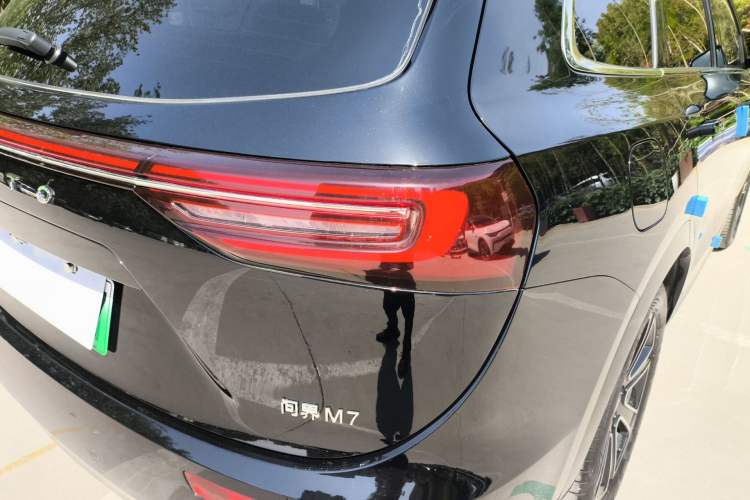 Used Hima AITO M7 2024 1.5T Intelligent Driving Rear-Drive Pro Version 5 Seats Ternary Lithium Battery Right Rear Taillight