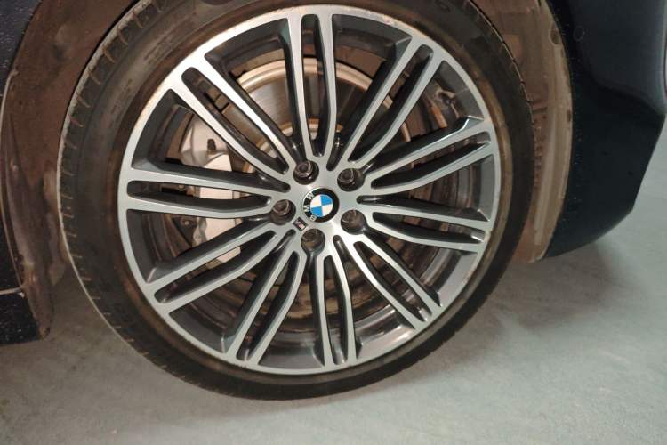 Used BMW 5 Series 2019 530Li Leading Model M Sport Package
