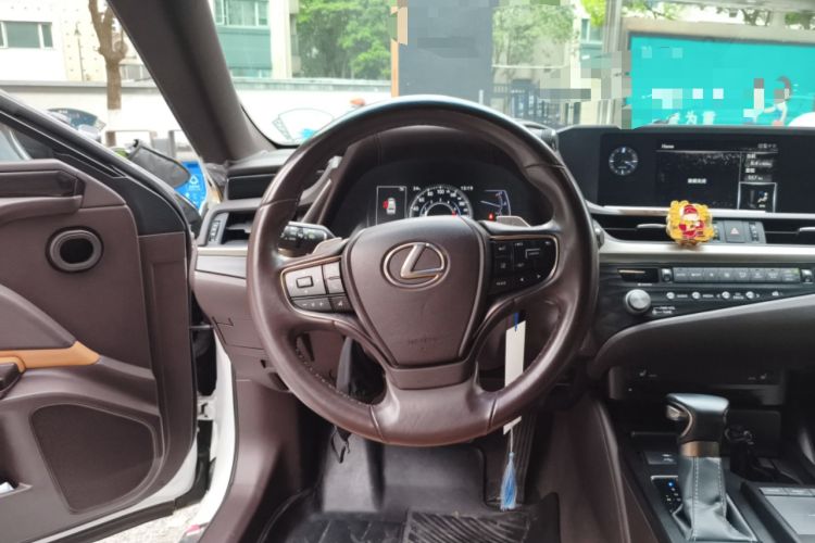 Used Lexus ES 2020 200 Excellence Edition
