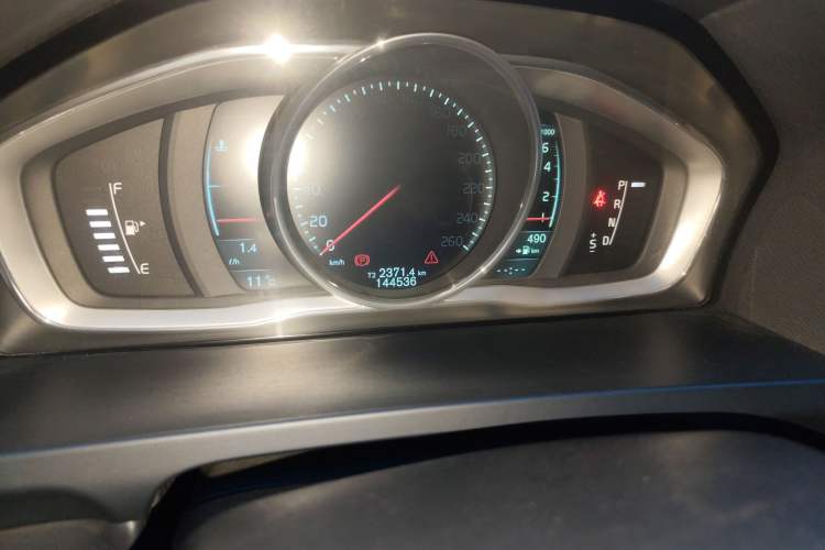 Used Volvo V60 2014 Restyled T5 Zhiya Edition
