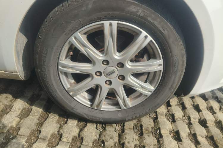 Used Qoros 3 2016 Sedan 1.6L Automatic ZhiXiang Model