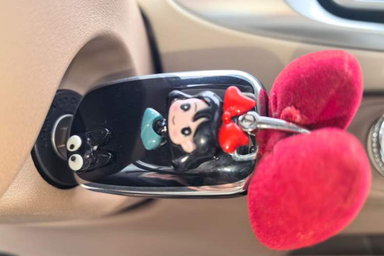 Used Wuling Hongguang MINIEV 2025 Four-Door Version Advanced Edition Vehicle Key