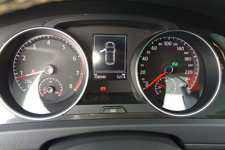 Used Volkswagen Golf 2017 230TSI Automatic Comfort Edition – Celebrating Milestone of One Million Units Instrument Cluster