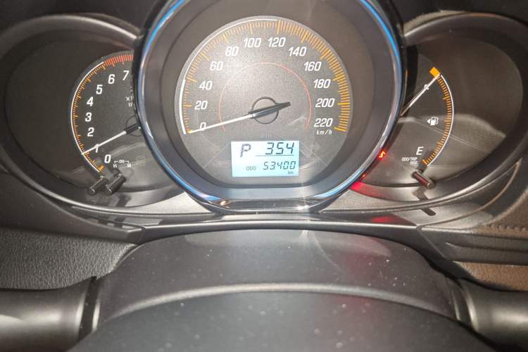 Used Toyota YARiS L Zhi Xuan 2020 1.5L CVT Leading Edition Odometer Close Up