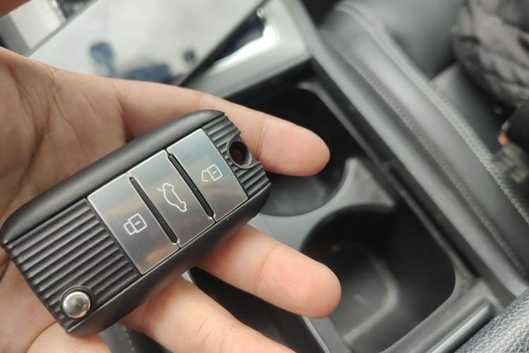 Used Roewe RX5 2016 20T Two-Wheel Drive Automatic Flagship Edition Vehicle Key