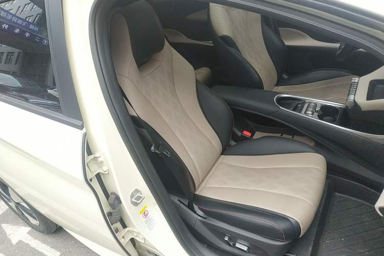 Used BYD Dolphin 2023 420 km Fashion Edition
