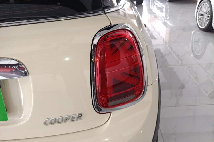 Used MINI 2019 1.5T COOPER Artist
