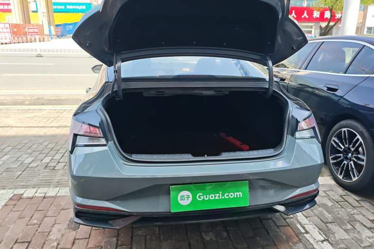 Used Hyundai Elantra 2021 1.5L CVT LUX Prestige Edition Trunk