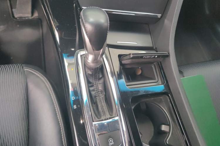 Used Honda Spirior 2015 2.0L Prestige Edition
