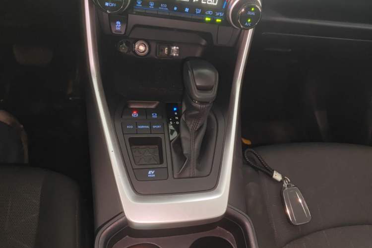 Used Toyota RAV4 2020 Dual-Engine 2.5L E-CVT Two-Wheel Drive Elite Edition Gear Lever